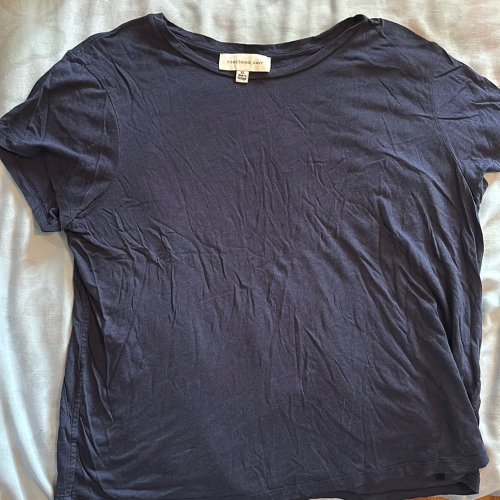 🍀NEW🍀Navy tshirt